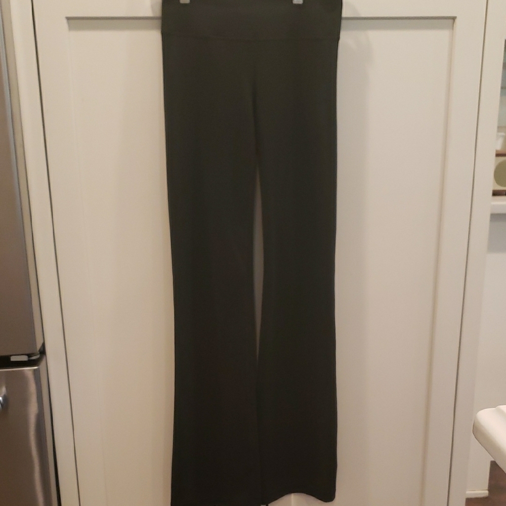 Under Armour Black Flare Leggings - Picture 3 of 4